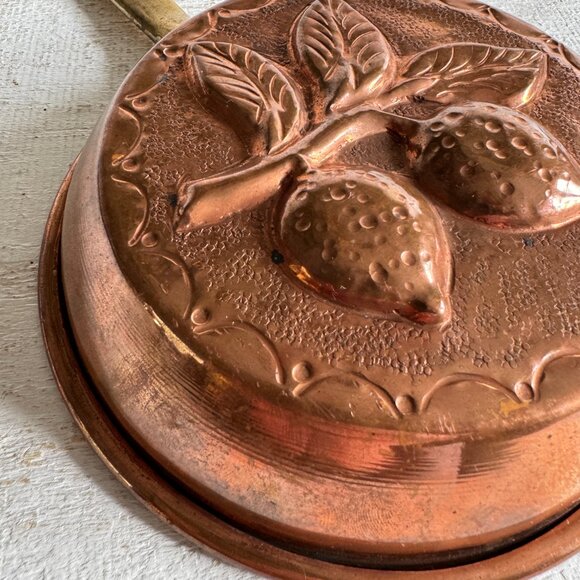 Vintage Copper and Brass Handled Molded Pan with Lemon Motive - Picture 4 of 11